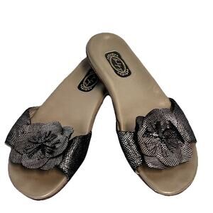Salpy Sandals Shoes size 8 Silver Black Flowers Flats Slip Ons Summer Wedding